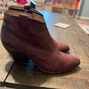 Frye Paulina Artisan Ankle Zip Bootie in a reddish-brown color size 9.5